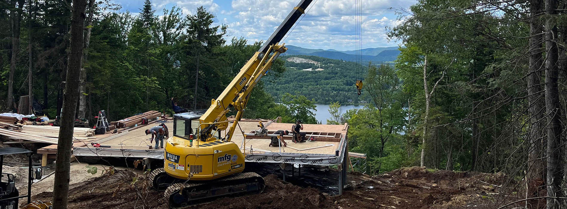 MAEDA Mini Crawler Crane for forestry and construction zone