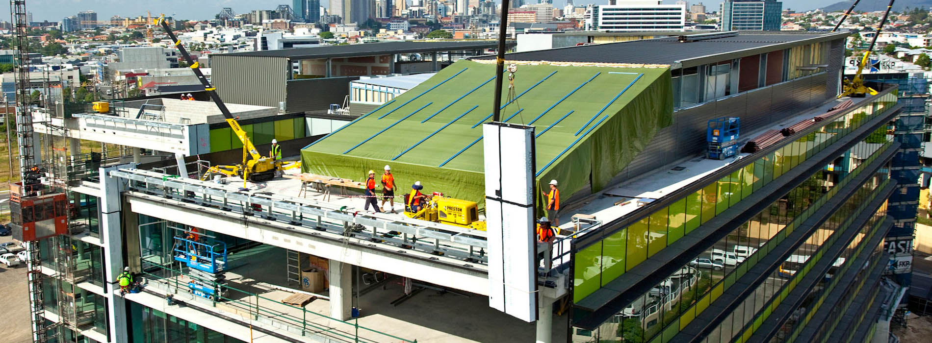 MAEDA Mini Cranes used in rooftop work