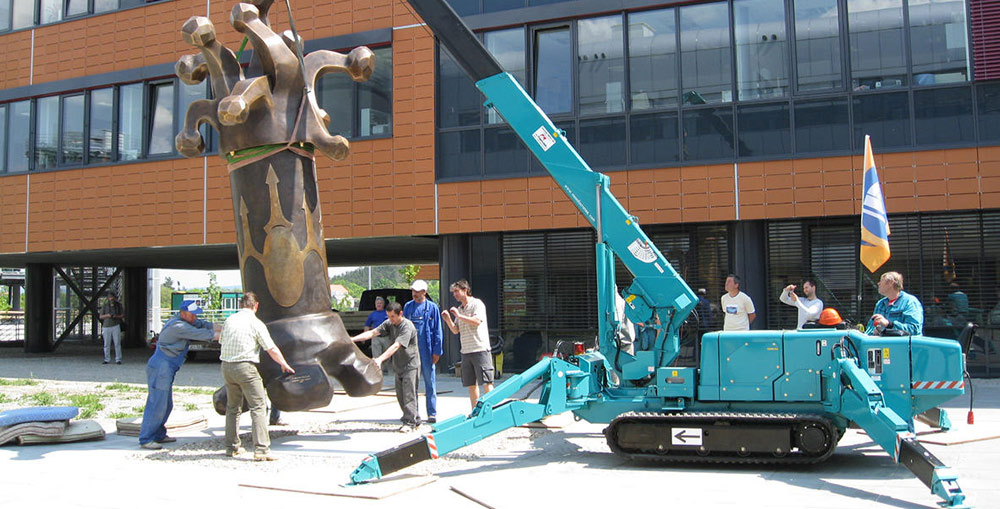 MAEDA Mini Crane MC305C lifting